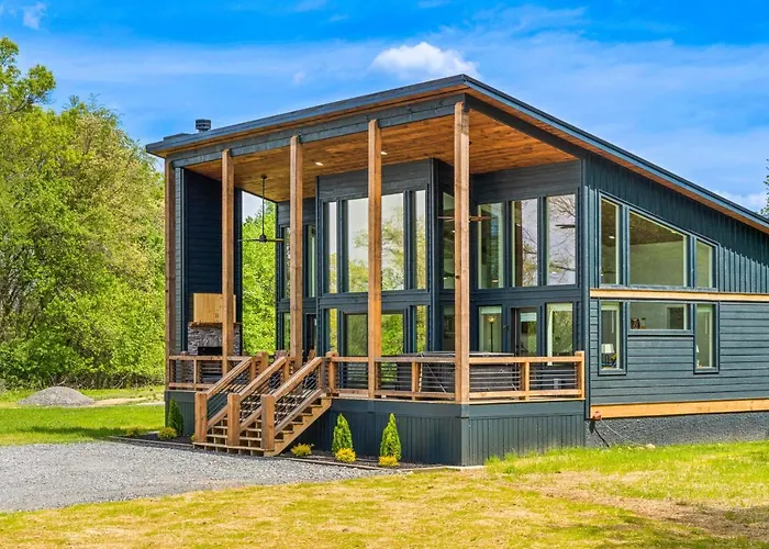 Modern Mountain Retreat