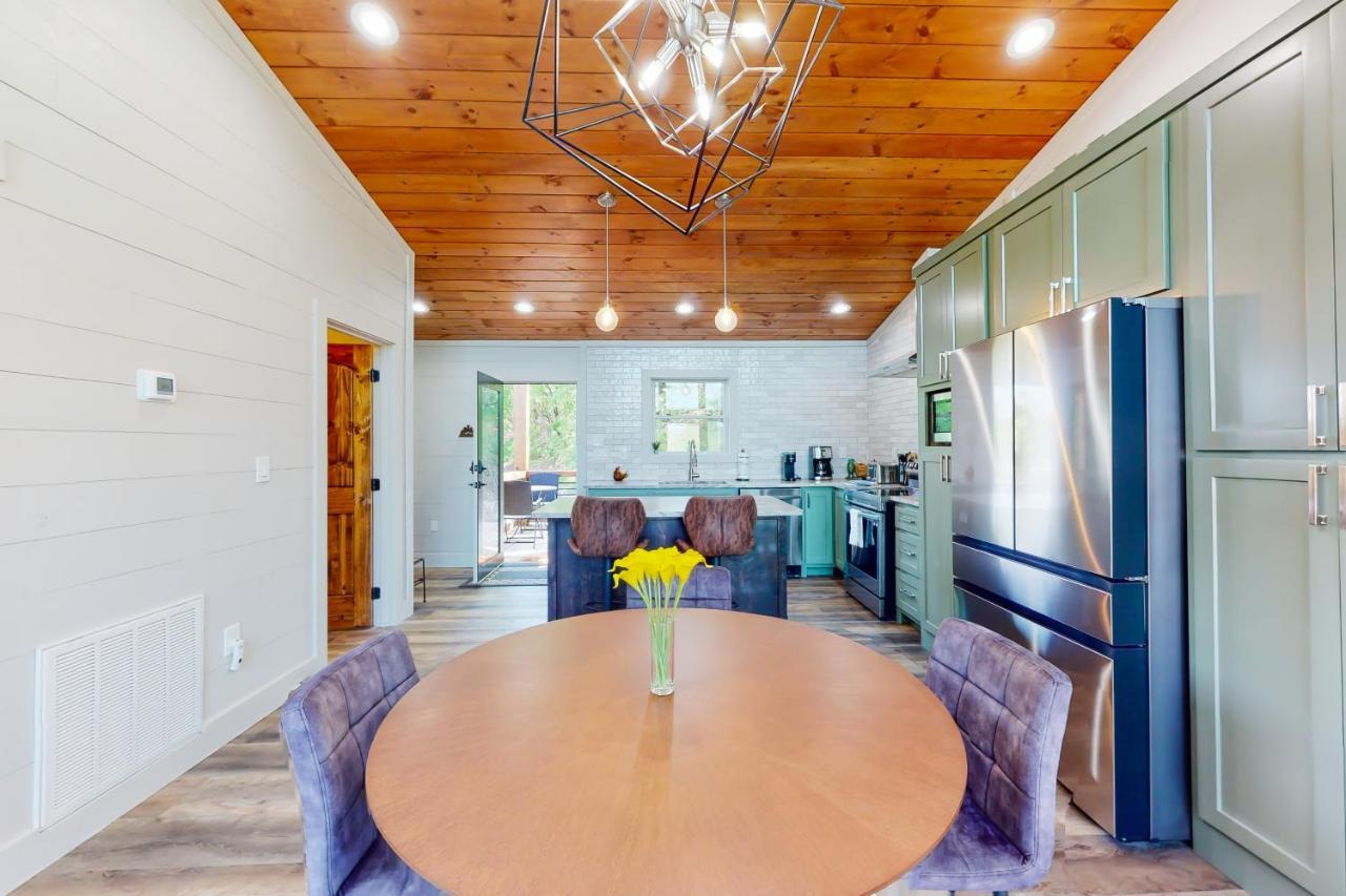 Modern Mountain Retreat Holiday home Blue Ridge