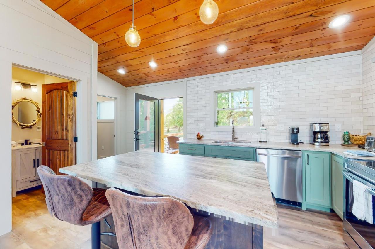 Modern Mountain Retreat Holiday home